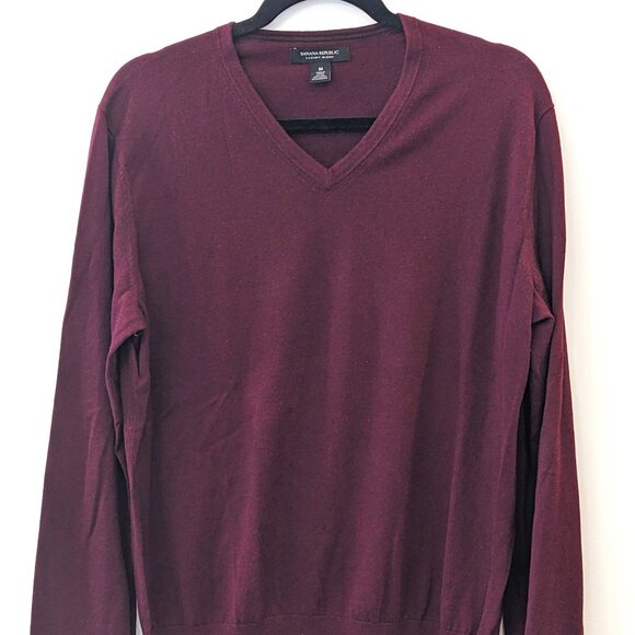 Banana Republic Men's Crimson V-Neck Sweater - Size Medium - Picture 1 of 5